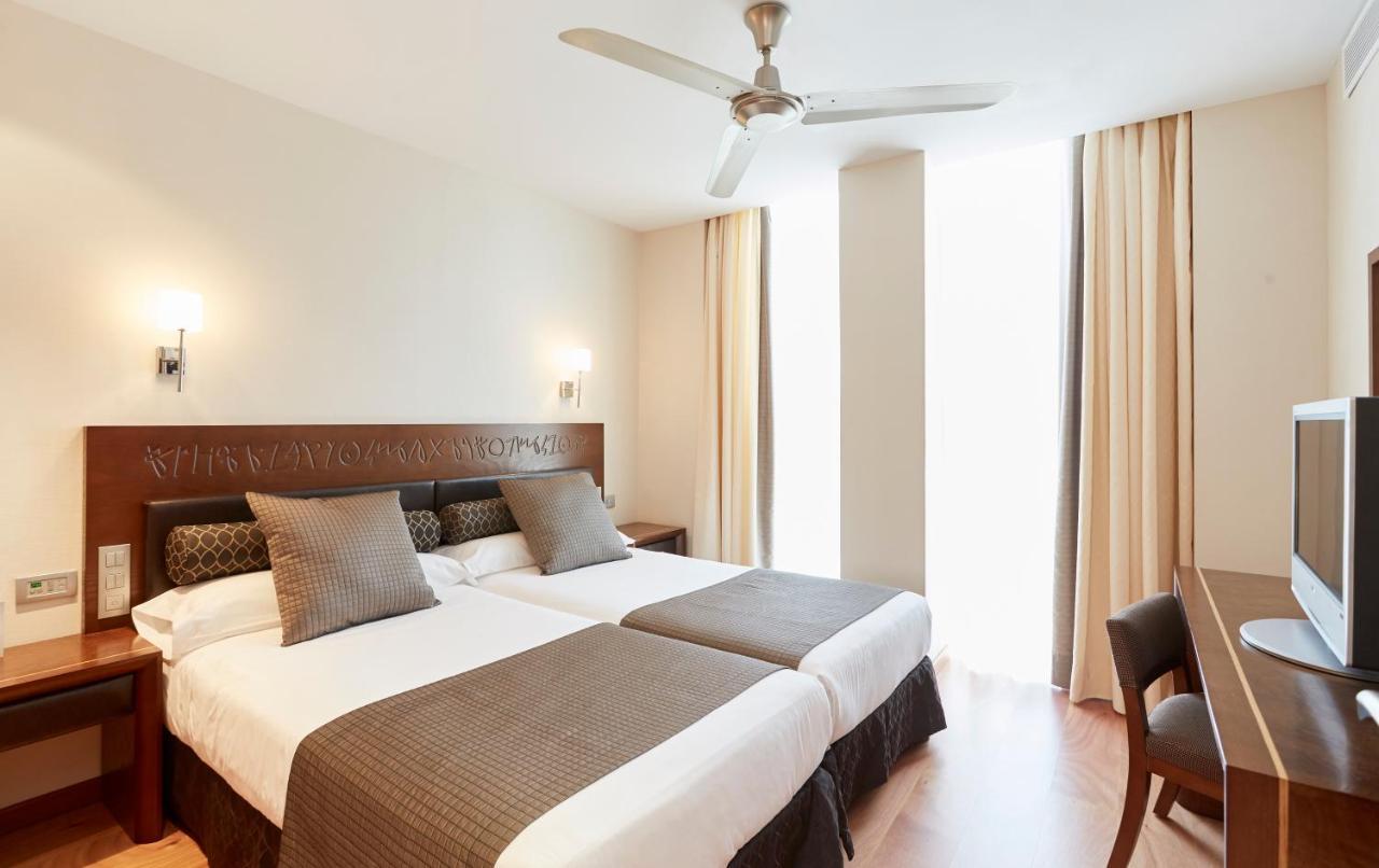 Insotel Fenicia Prestige Suites & Spa Санта Еулалия дел Рио Екстериор снимка